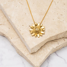 Load image into Gallery viewer, Sunflower 18k gold plated necklace
