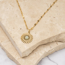 Load image into Gallery viewer, Edelvais 18k gold plated adventurine necklace