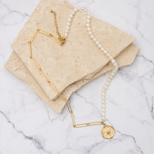 Load image into Gallery viewer, Alyssa 18k gold plated pearl &amp; chain pendant necklace
