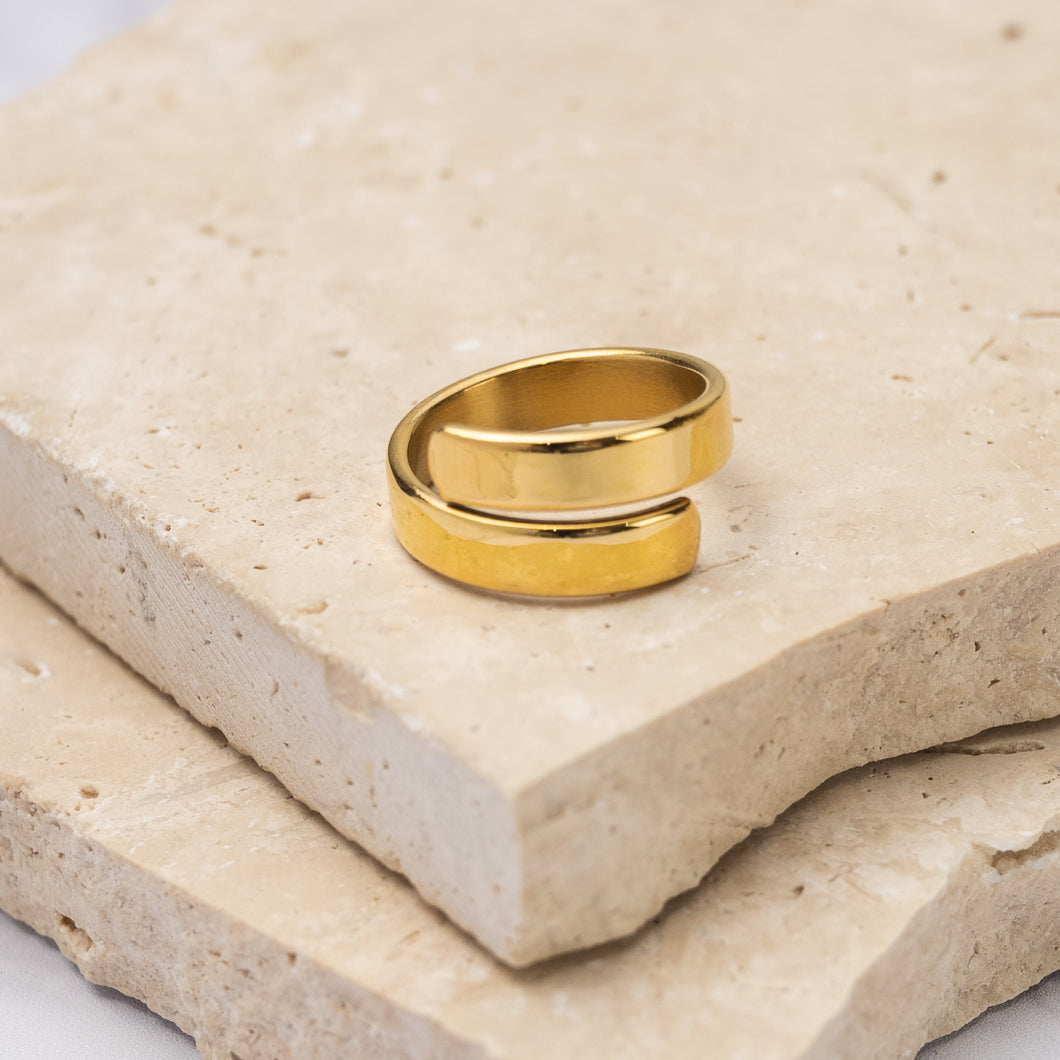 Mara 18k gold plated ring